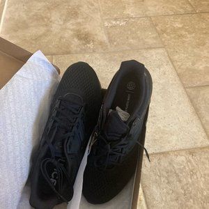 brand new EQ21 RUN RUNNING SHOES